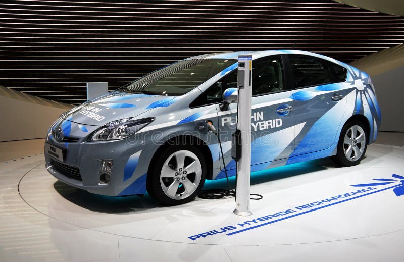 De InsteekHybride van Toyota Prius bij de Show van de Motor van Parijs royalty-vrije stock foto De InsteekHybride van Toyota Prius bij de Show van de Motor van Parijs royalty-vrije stock foto