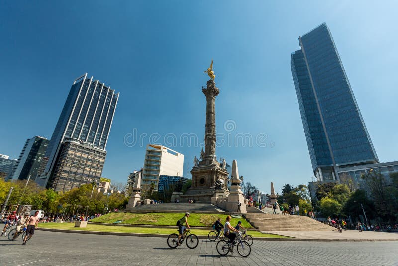 22 de janeiro de 2017 O anjo da independência, Cidade do México imagens de stock royalty free 22 de janeiro de 2017 O anjo da independência, Cidade do México imagens de stock royalty free