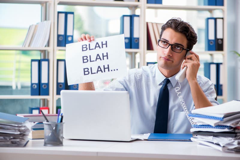 De jonge zakenman in efficiënt communicatie concept royalty-vrije stock afbeelding De jonge zakenman in efficiënt communicatie concept royalty-vrije stock afbeelding