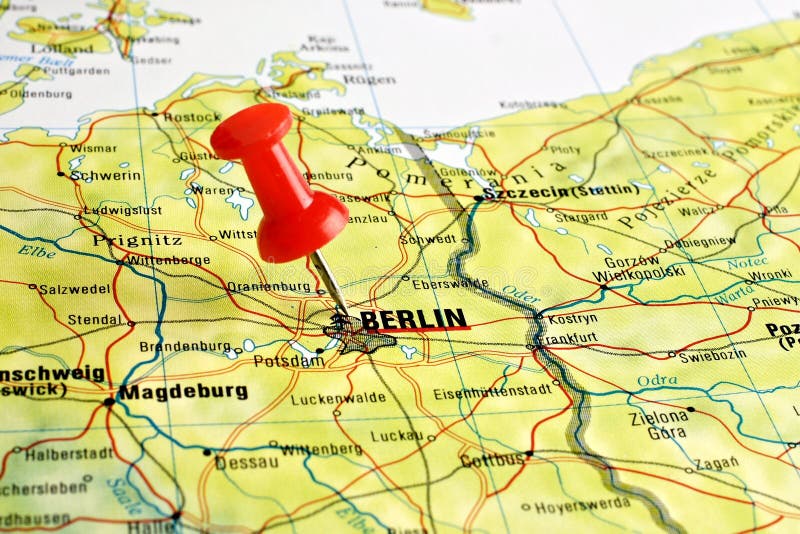 De Kaart Van Berlijn Met Speld Stock Foto Image of wijzen, afbeelding
