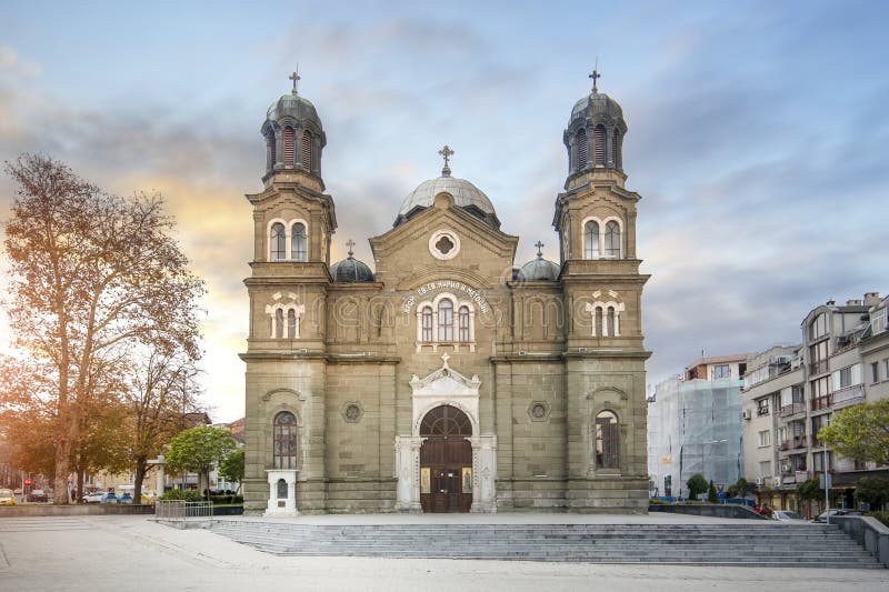 De kathedraal van heiligen cyril en methodius in burgas bulgarije