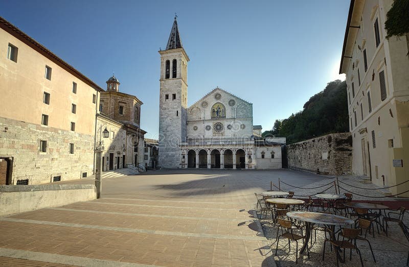 De kathedraal van Spoleto stock foto De kathedraal van Spoleto stock foto
