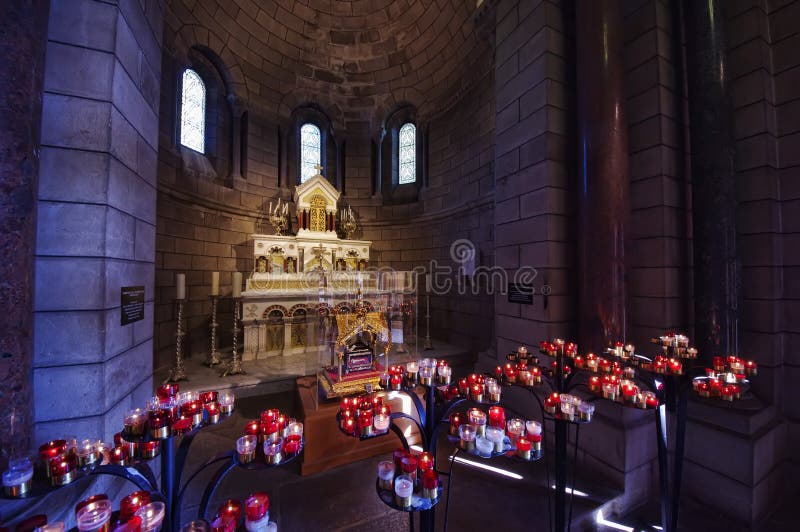 Interieur van de kathedraal van Monaco royalty-vrije stock afbeelding