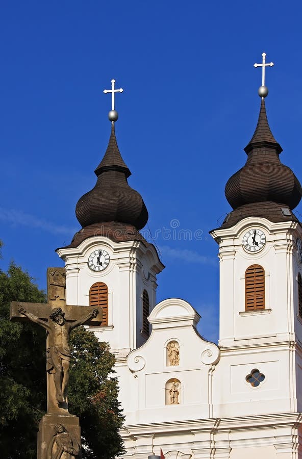 De kerk van Tihany (Hongarije) stock afbeeldingen