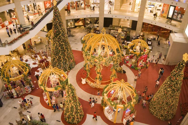 De Kerstmisdecoratie bij Winkelcentrum KL royalty-vrije stock foto's De Kerstmisdecoratie bij Winkelcentrum KL royalty-vrije stock foto's