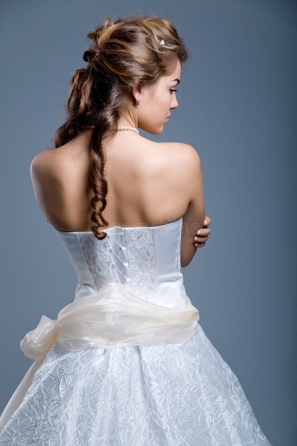 De kleding van het huwelijk op mannequin stock afbeelding De kleding van het huwelijk op mannequin stock afbeelding