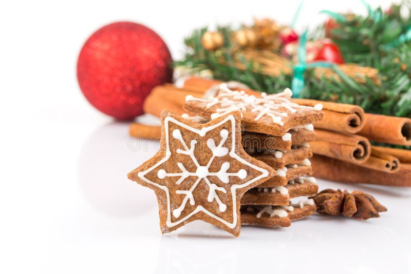 De koekjes van de Kerstmispeperkoek van de stervorm stock fotografie De koekjes van de Kerstmispeperkoek van de stervorm stock fotografie