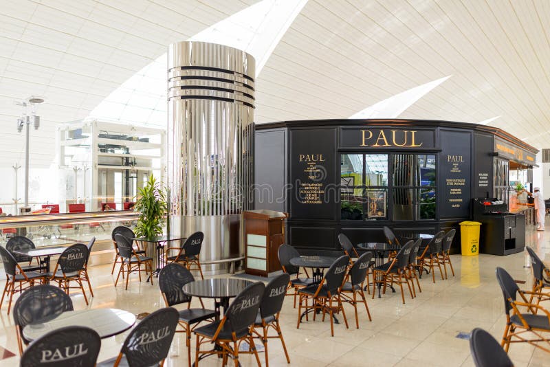 De koffie van Paul in de luchthaven royalty-vrije stock foto De koffie van Paul in de luchthaven royalty-vrije stock foto