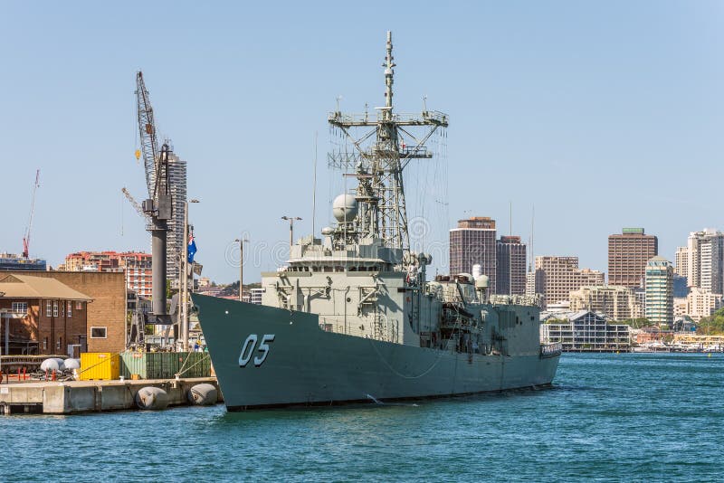 De Koninklijke Australische die Marine van HMAS Melbourne (iii) in Sydney Harb wordt gedokt stock foto's De Koninklijke Australische die Marine van HMAS Melbourne (iii) in Sydney Harb wordt gedokt stock foto's