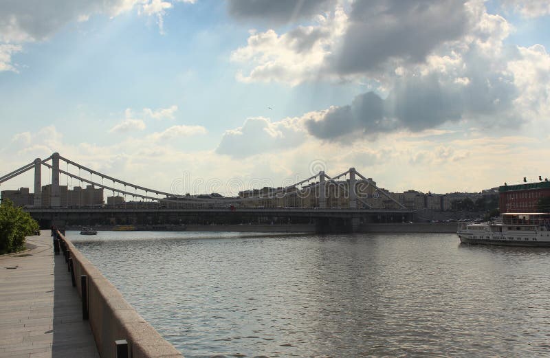 De Krimbrug, Moskou royalty-vrije stock afbeeldingen