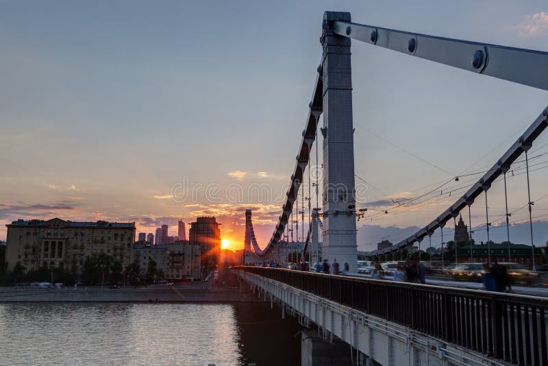 Krimbrug Krymskybrug in Moskou stock afbeelding