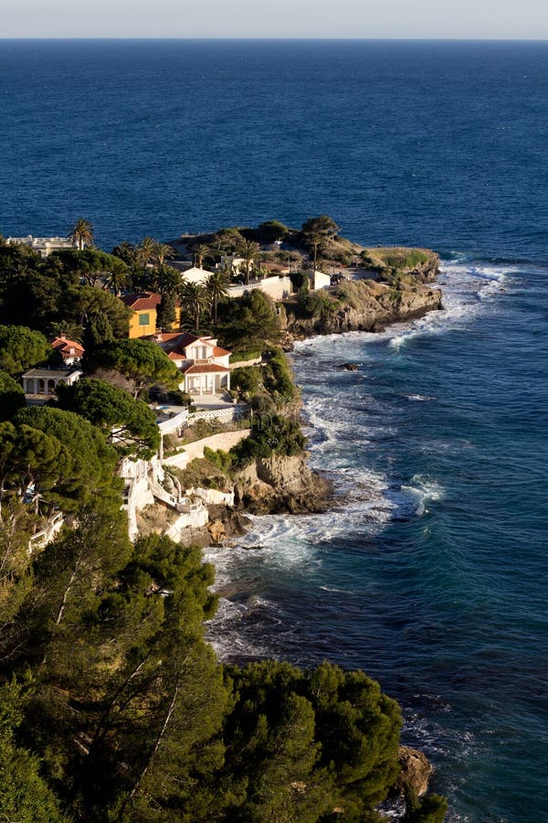 De kust langs de Kooi d'Azur in Frankrijk stock afbeeldingen De kust langs de Kooi d'Azur in Frankrijk stock afbeeldingen
