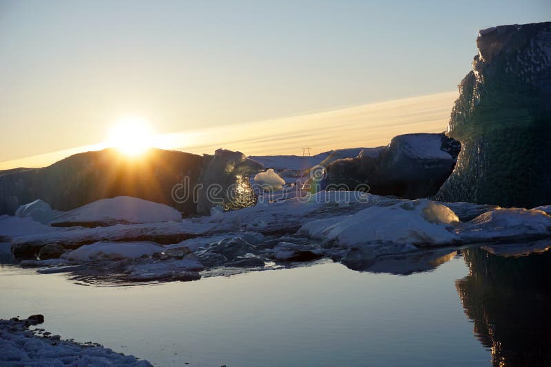 De Lagune van de Jokulsarlongletsjer in de Winter van IJsland stock fotografie De Lagune van de Jokulsarlongletsjer in de Winter van IJsland stock fotografie
