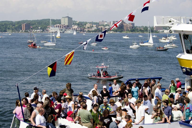 De lange schepen herbergen de zomerfestival Halifax royalty-vrije stock afbeeldingen De lange schepen herbergen de zomerfestival Halifax royalty-vrije stock afbeeldingen