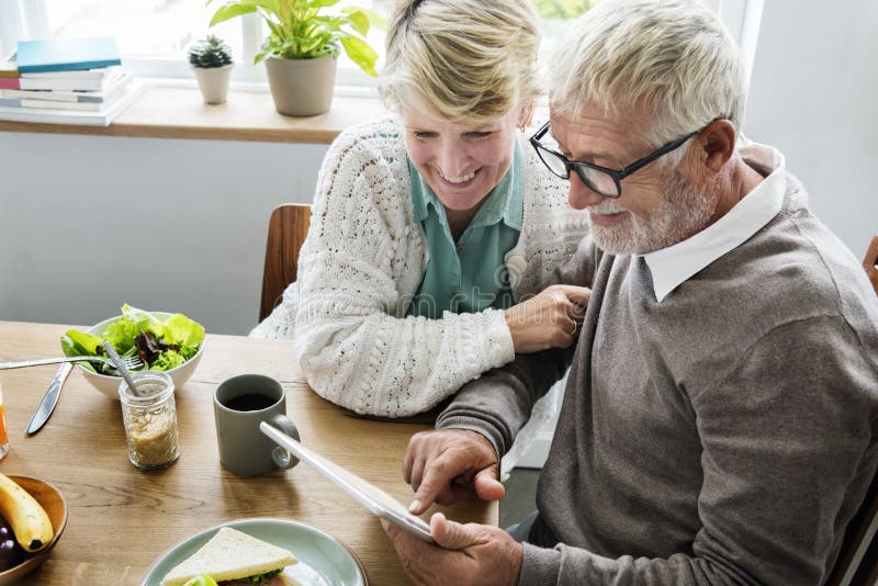 De Levensstijl van het pensionerings Hoger Paar het Leven Concept royalty-vrije stock afbeeldingen De Levensstijl van het pensionerings Hoger Paar het Leven Concept royalty-vrije stock afbeeldingen