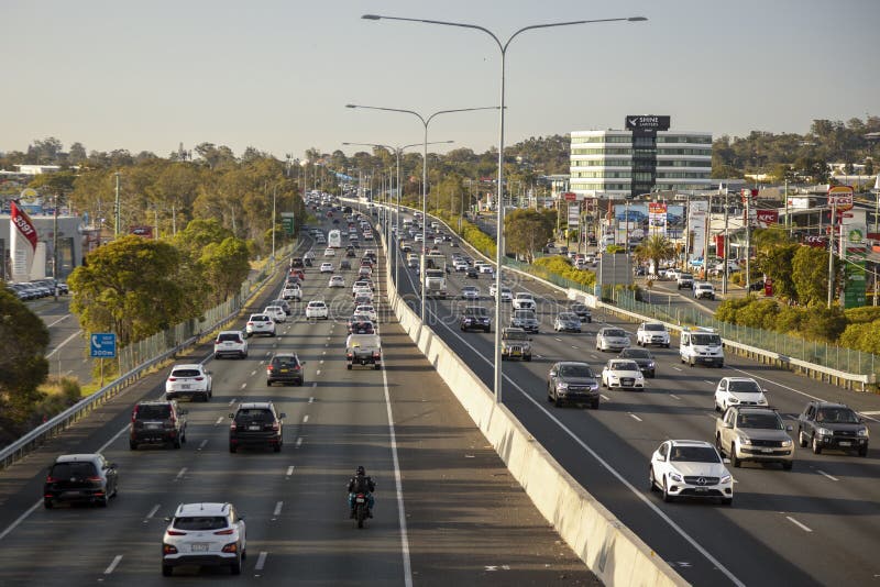 De M1-autosnelweg bevindt zich op volle capaciteit, omdat de automobilisten te maken hebben met vertragingen als gevolg van de co royalty-vrije stock fotografie De M1-autosnelweg bevindt zich op volle capaciteit, omdat de automobilisten te maken hebben met vertragingen als gevolg van de co royalty-vrije stock fotografie