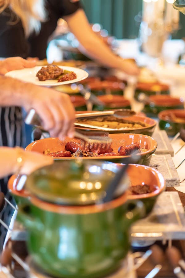 De Menigte van de brunchkeus het Dineren Voedselopties die Concept eten stock afbeelding De Menigte van de brunchkeus het Dineren Voedselopties die Concept eten stock afbeelding