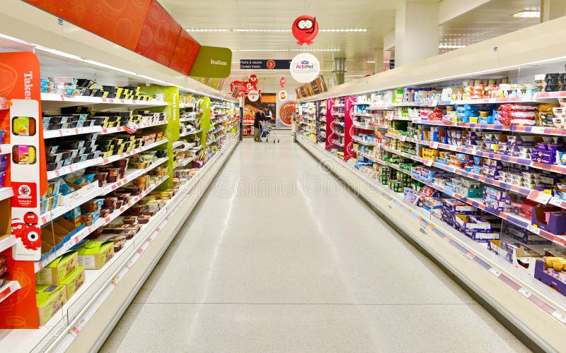 De Mening van de supermarktdoorgang royalty-vrije stock afbeelding De Mening van de supermarktdoorgang royalty-vrije stock afbeelding
