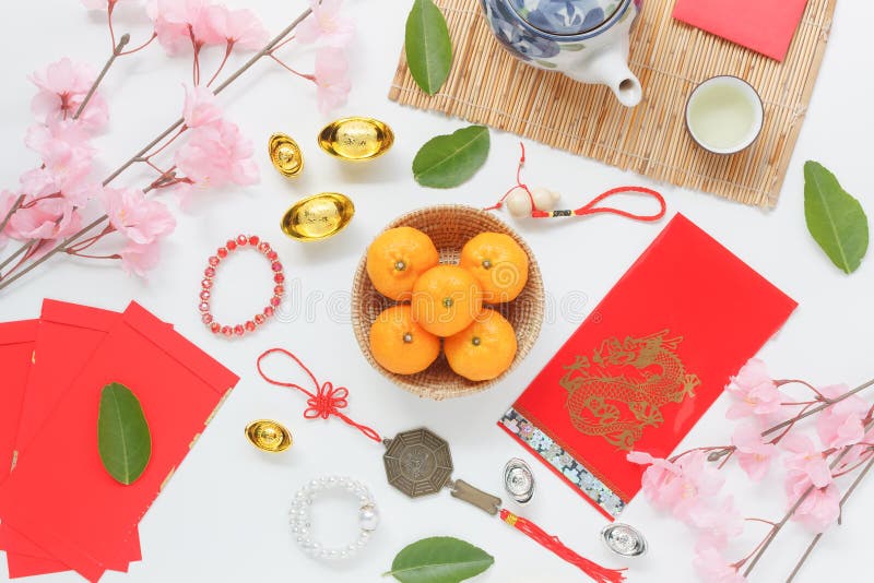 De meningsantenne van de lijstbovenkant van toebehoren en Chinees nieuw jaar en Maan nieuwe het conceptenachtergrond van het jaar royalty-vrije stock foto's De meningsantenne van de lijstbovenkant van toebehoren en Chinees nieuw jaar en Maan nieuwe het conceptenachtergrond van het jaar royalty-vrije stock foto's