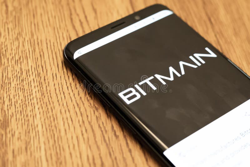 De Mijnbouw App Logo On Cell Phone van Bitmaincyrptocurrency Bitcoin stock foto De Mijnbouw App Logo On Cell Phone van Bitmaincyrptocurrency Bitcoin stock foto