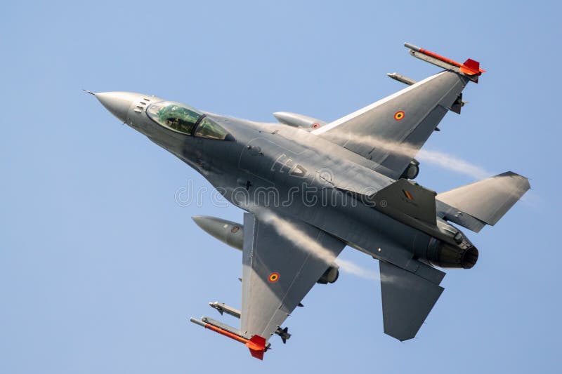 De militaire F-16 het Vechten straalvliegtuigen van de Valkvechter stock afbeeldingen De militaire F-16 het Vechten straalvliegtuigen van de Valkvechter stock afbeeldingen
