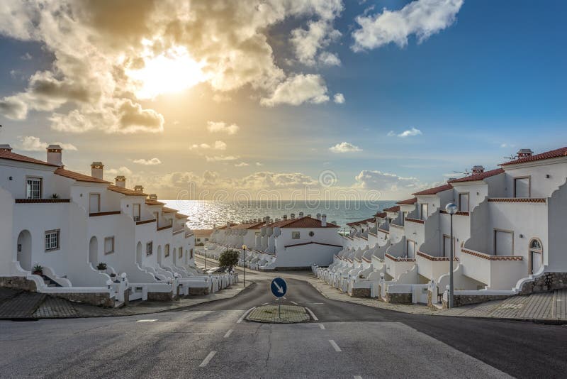 De moderne straat Joinal van de stad van Ericeira stock foto De moderne straat Joinal van de stad van Ericeira stock foto