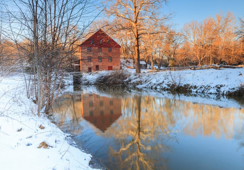 De Molen van de Colvinlooppas in de Winter, Great Falls Virginia stock foto De Molen van de Colvinlooppas in de Winter, Great Falls Virginia stock foto