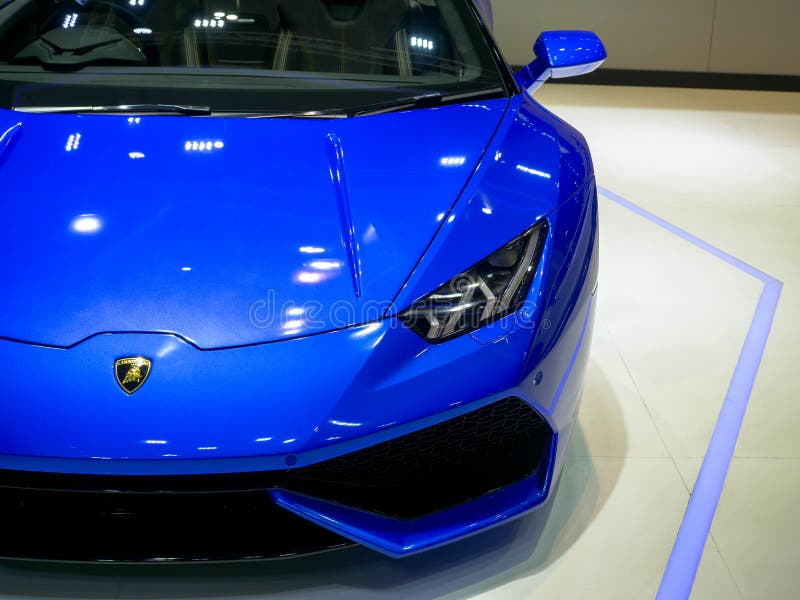 De Motorshow 2019 Bangkok - April 3, 2019 van Thailand: De super auto van Lamborghini op vertoning bij de 40ste de MOTORshow 2019 stock foto's De Motorshow 2019 Bangkok - April 3, 2019 van Thailand: De super auto van Lamborghini op vertoning bij de 40ste de MOTORshow 2019 stock foto's