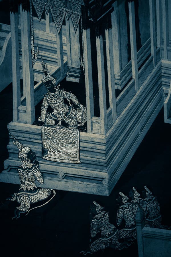 De de muurschilderingschilderijen van Ramakian Ramayana zijn zwart-witte kleur ge?soleerde muur langs de galerijen van de Tempel stock afbeeldingen De de muurschilderingschilderijen van Ramakian Ramayana zijn zwart-witte kleur ge?soleerde muur langs de galerijen van de Tempel stock afbeeldingen