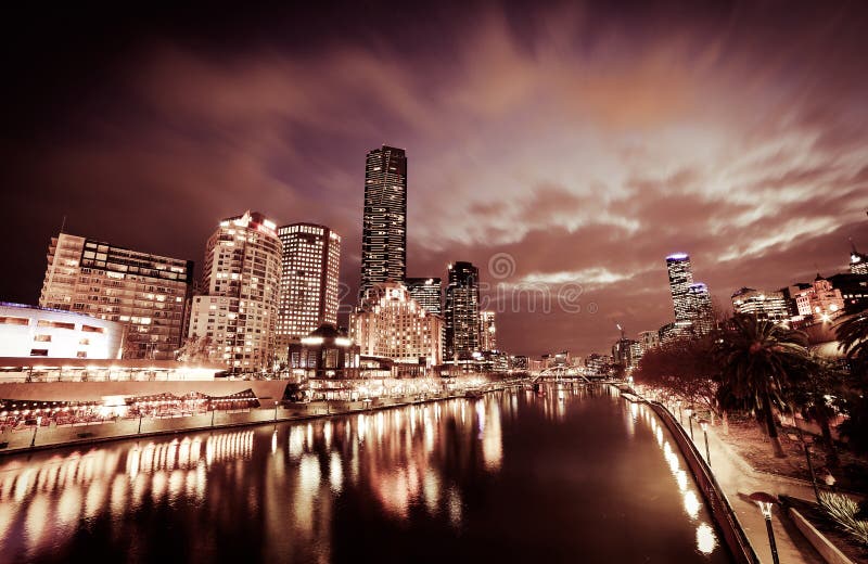 De nacht van Melbourne royalty-vrije stock foto De nacht van Melbourne royalty-vrije stock foto