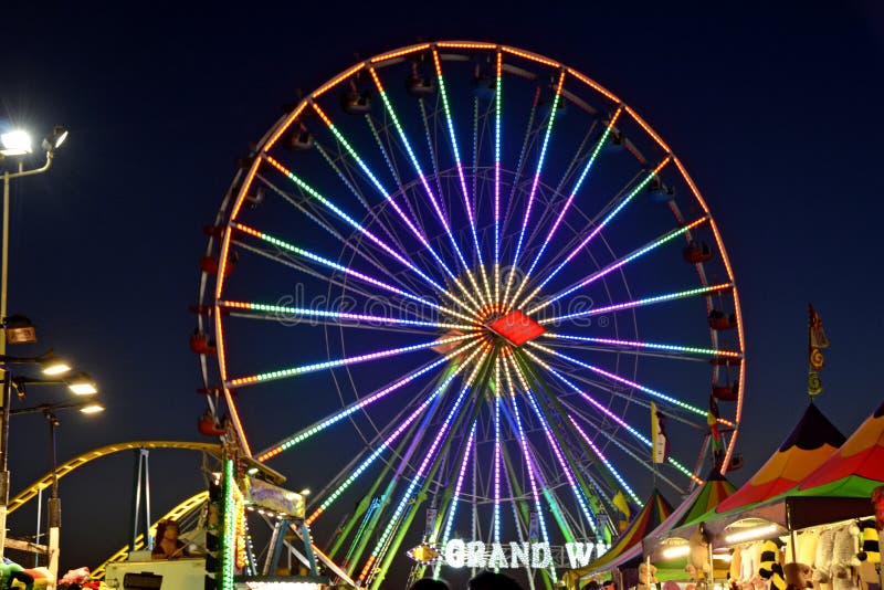 De Nacht van San Diego County Fair Scene At royalty-vrije stock fotografie De Nacht van San Diego County Fair Scene At royalty-vrije stock fotografie