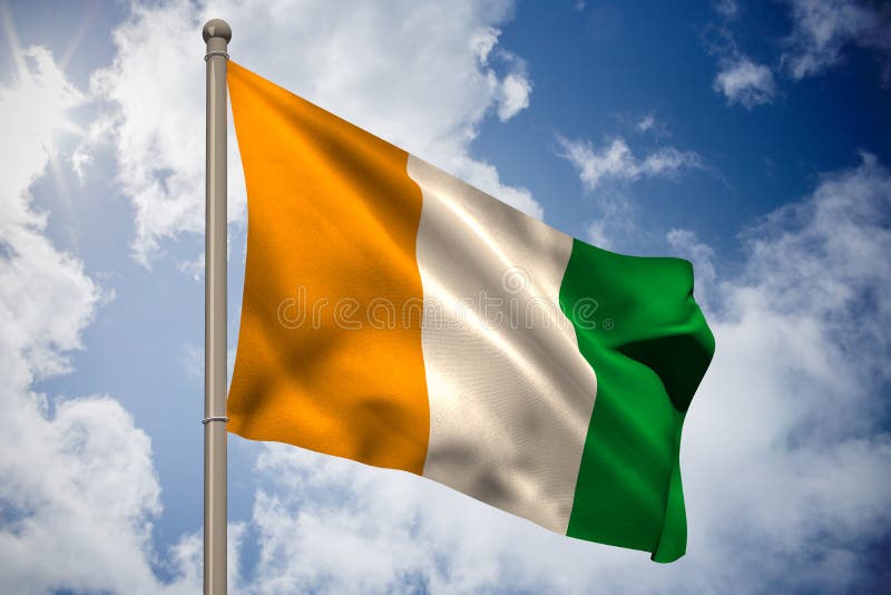 De nationale vlag van Ivoorkust op vlaggestok