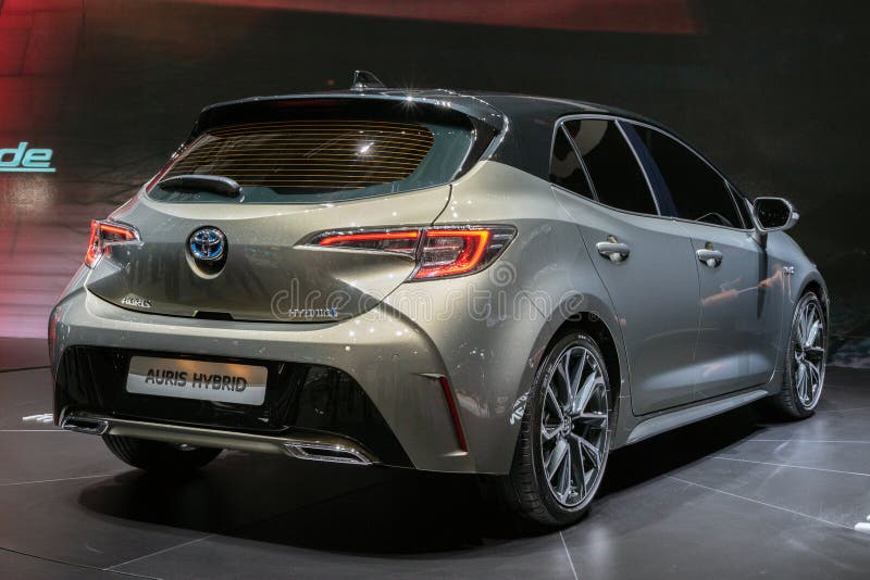 De nieuwe Hybride auto van Toyota Auris van 2018 stock afbeeldingen De nieuwe Hybride auto van Toyota Auris van 2018 stock afbeeldingen