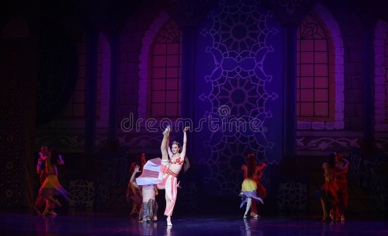 Baileto da Rainha – balé “Mil e Uma Noites” imagens de stock royalty free