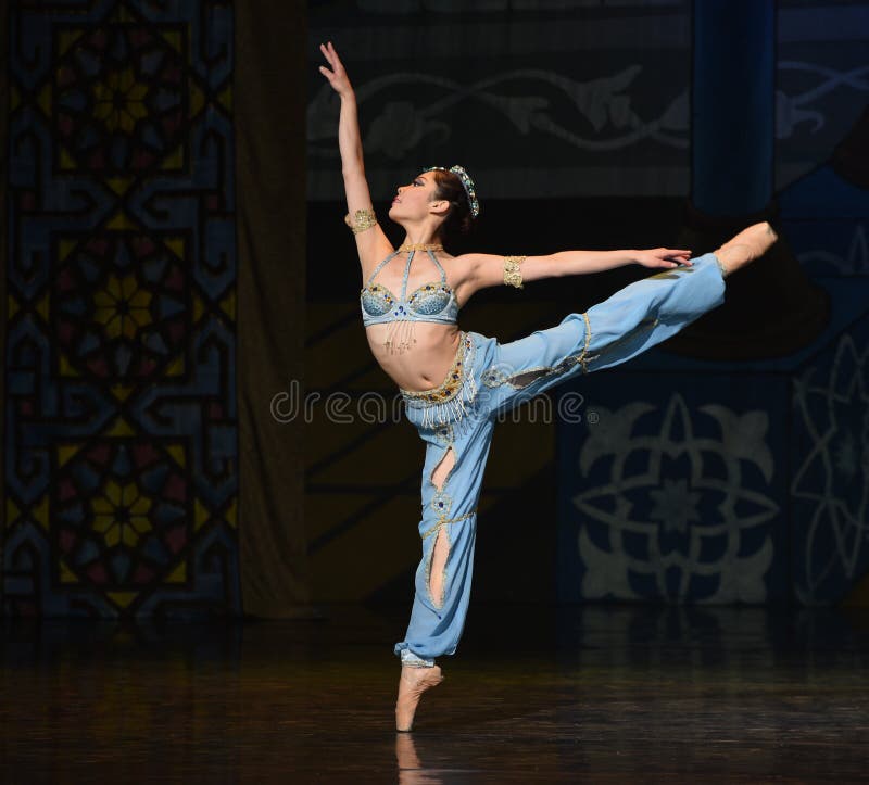 Bailado de sereia “Mil e Uma Noites” foto de stock