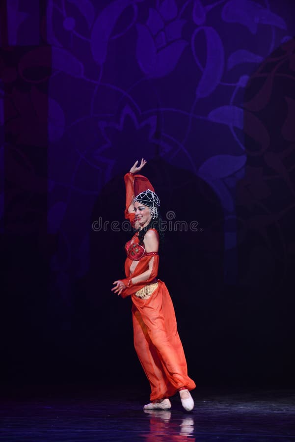 Bailarina do Ventre - balé “Mil e Uma Noites” imagem de stock royalty free