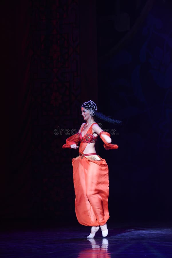Bailarina do Ventre - balé “Mil e Uma Noites” foto de stock