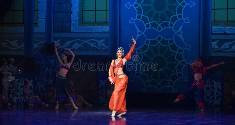 Bailarina do Ventre - ballet “Mil e Uma Noites” fotografia de stock royalty free