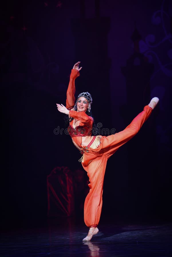 Bailarina do Ventre - balé “Mil e Uma Noites” imagem de stock royalty free