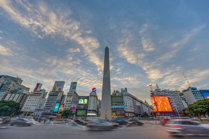 De Obelisk (Gr Obelisco) in Buenos aires royalty-vrije stock foto's De Obelisk (Gr Obelisco) in Buenos aires royalty-vrije stock foto's