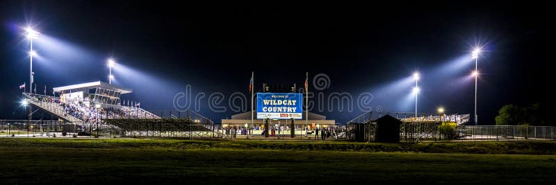 12 DE OCTUBRE DE 2018, PARÍS TEJAS, los E.E.U.U. - stadi del fútbol de la escuela secundaria foto de archivo 12 DE OCTUBRE DE 2018, PARÍS TEJAS, los E.E.U.U. - stadi del fútbol de la escuela secundaria foto de archivo