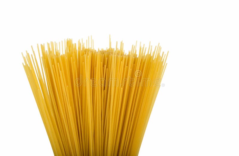 De ongekookte geïsoleerde macaroni van de deegwarenspaghetti stock fotografie De ongekookte geïsoleerde macaroni van de deegwarenspaghetti stock fotografie