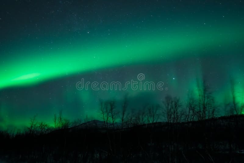 De ontzagwekkende noordelijke lichten van het vertoningsaurora borealis royalty-vrije stock fotografie De ontzagwekkende noordelijke lichten van het vertoningsaurora borealis royalty-vrije stock fotografie