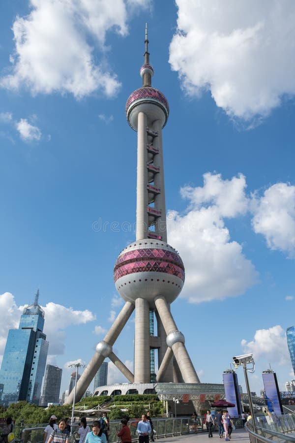 De Oosterse Pareltoren in Shanghai, China royalty-vrije stock afbeelding