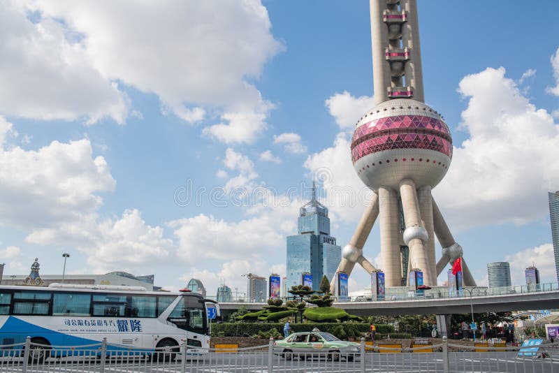 De Oriental Pearl Tower in Shanghai, China stock fotografie