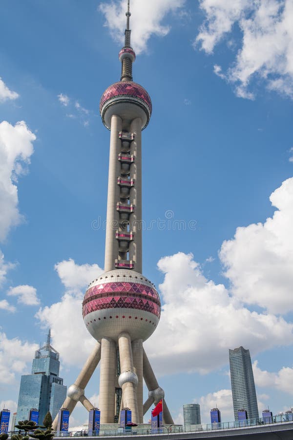 De Oriental Pearl Tower in Shanghai, China royalty-vrije stock foto