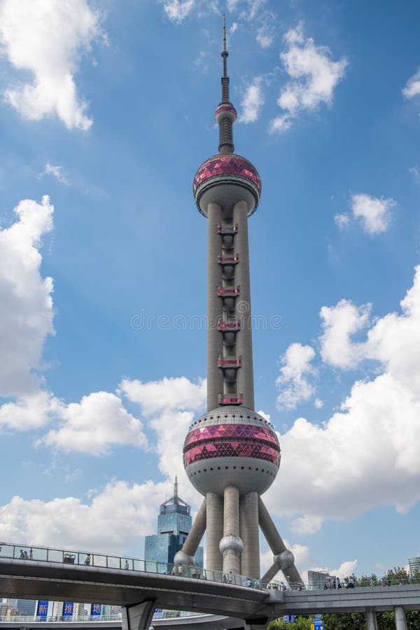 De Oosterse Pareltoren in Shanghai, China royalty-vrije stock afbeelding