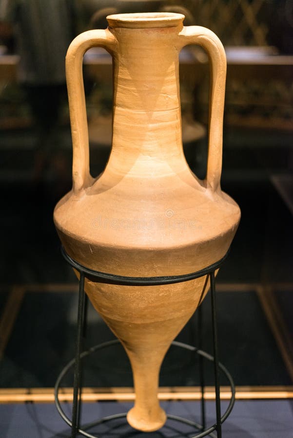 De Oude Griekse Kruik Van De Wijn Redactionele Stock Afbeelding Image