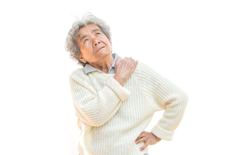 De oude vrouw voelde heel wat bezorgdheid over schouder en halspijn op wit stock foto De oude vrouw voelde heel wat bezorgdheid over schouder en halspijn op wit stock foto