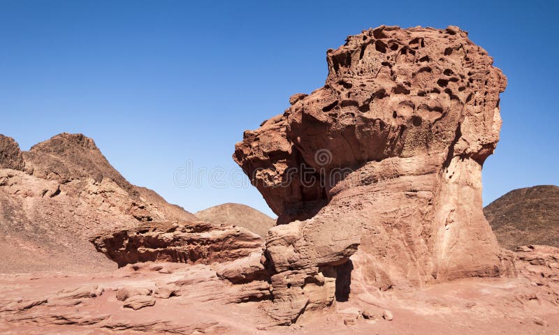 De Paddestoel en de Helft in Timna-Park in Israël stock foto De Paddestoel en de Helft in Timna-Park in Israël stock foto